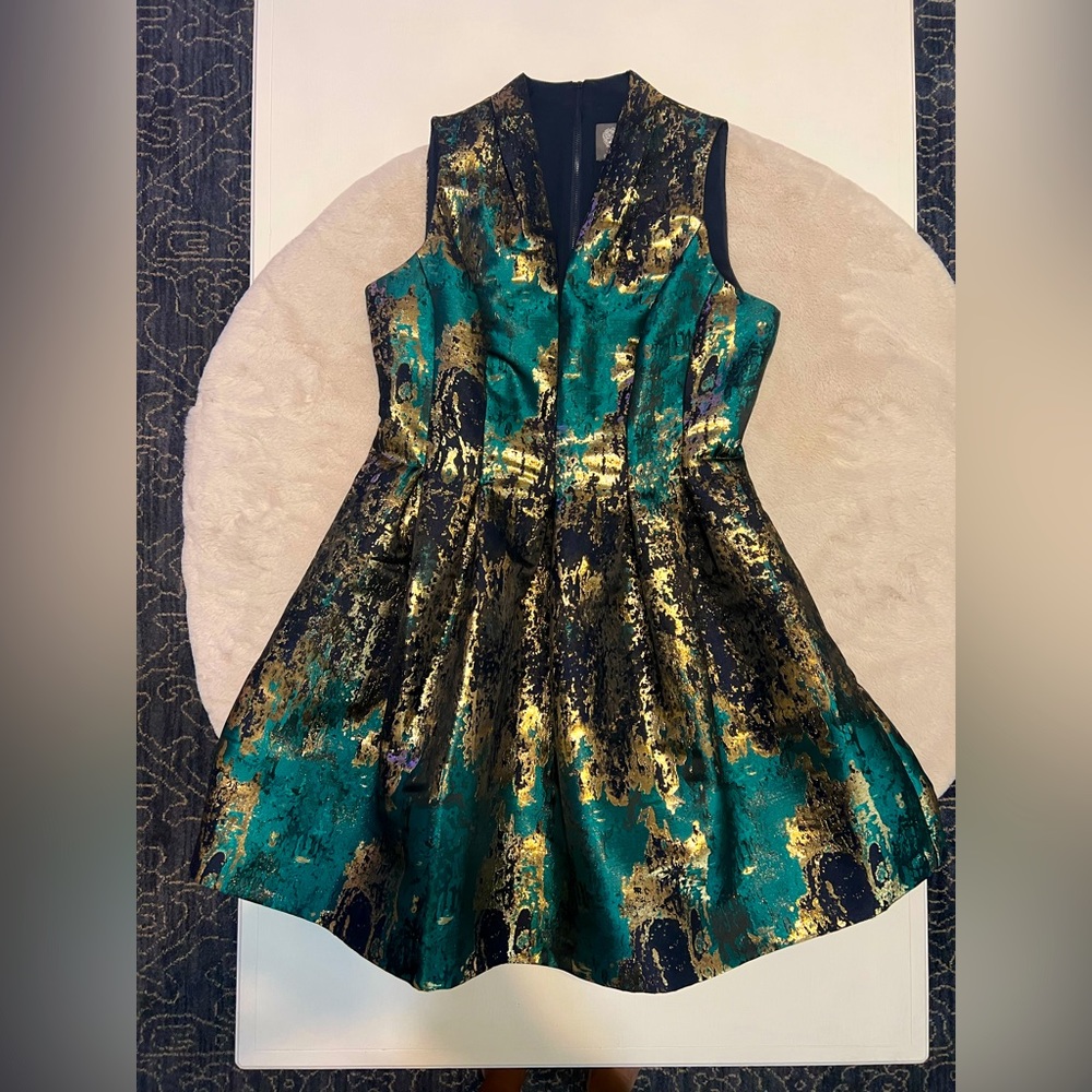 Vince Camuto Pleated Metallic Dress. Size 10